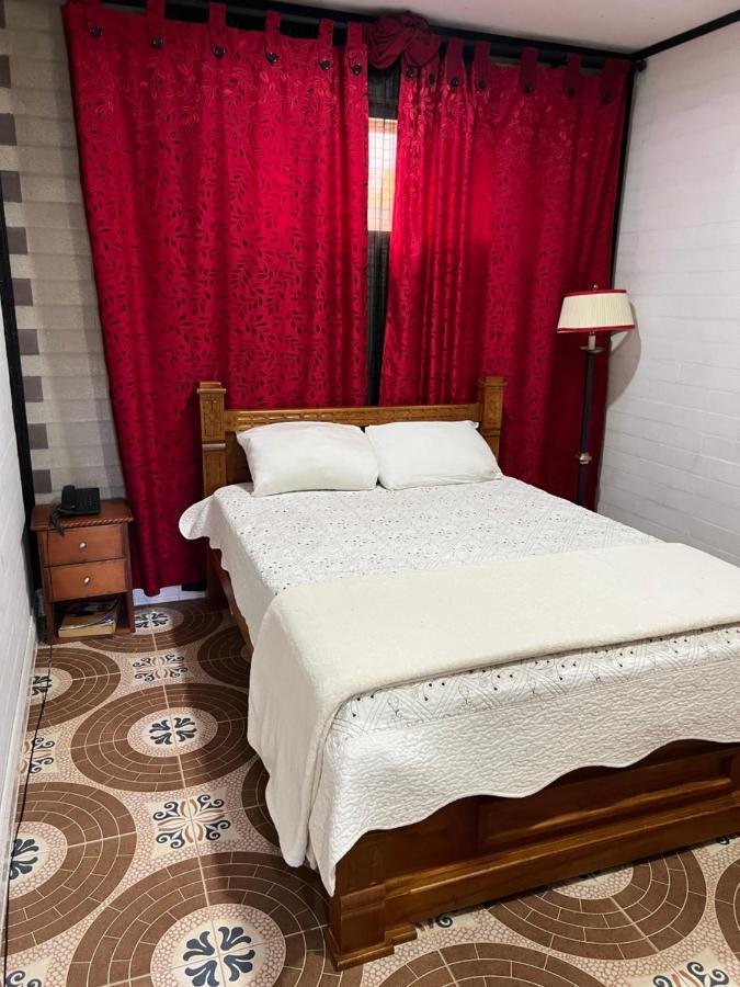 Hollywood Paradise Hotel Рионегро Экстерьер фото