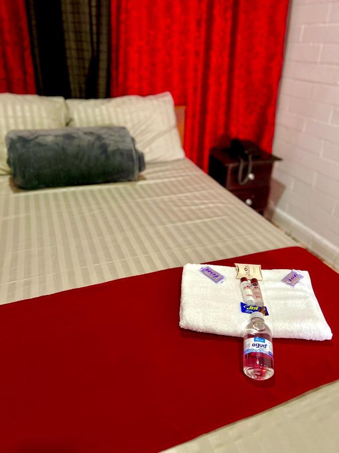 Hollywood Paradise Hotel Рионегро Экстерьер фото