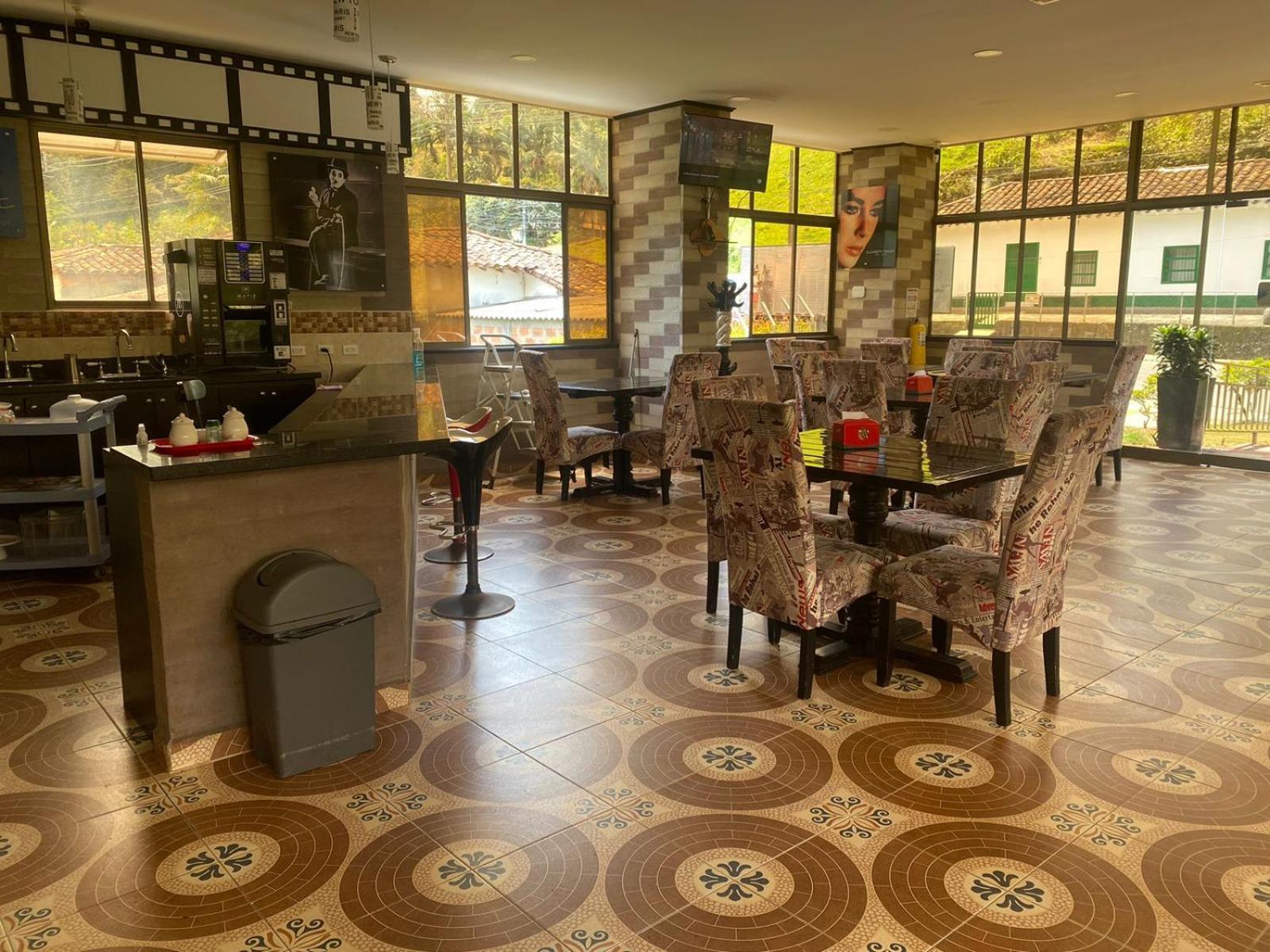 Hollywood Paradise Hotel Рионегро Экстерьер фото