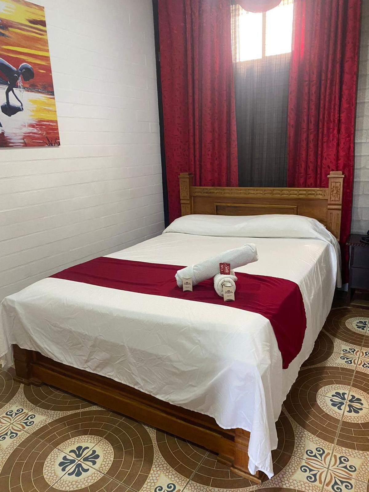Hollywood Paradise Hotel Рионегро Экстерьер фото